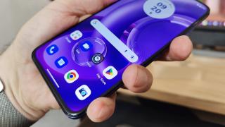Motorola Edge 30 Neo: OS, UI, aplicaţii cu Ready For şi My UX ca reper