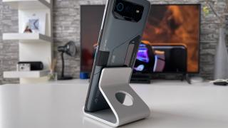 Top 10 AnTuTu cu telefoane flagship şi midrange pe luna octombrie 2022 este aici! Snapdragon reia tronul