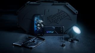 Turul Magazinelor #1188: Numai produse Batman AZI - telefon de gaming ASUS, figurine, huse, căşti, jocuri