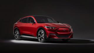 eMAG va pune în vânzare 100 de automobile de Black Friday, inclusiv modele electrice