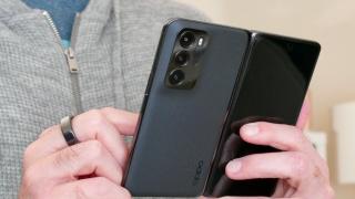 OnePlus 11 şi OPPO Find N2 vor avea aceeaşi cameră triplă: 50 MP + 48 MP + 32 MP