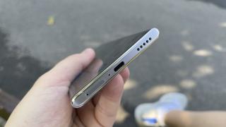 Honor 70: Acustica o fi mono, dar duduie!