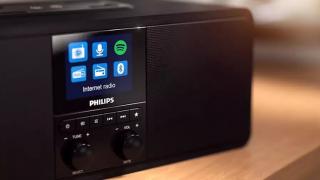 E LUNI e AMAZON: Azi vă recomandăm Philips TAR8805/10, radio prin internet, cu bluetooth, DAB+, Spotify Connect și alimentator wireless integrat