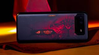 Turul Magazinelor #1199: Honor 70 cu sute de lei mai ieftin, ROG Phone 6 Diablo în România, 30% card cadou la eMAG