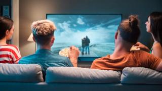 Gadgets în oferta LIDL, în săptămâna 12.12 - 18.12.2022: avem televizor Samsung 4K de 108 cm mai ieftin decât îl găsim la jucători mari din online