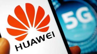 Huawei licenţiază tehnologie 5G spre OPPO şi Samsung, pentru a recupera din banii pierduţi în urma interdicţiilor