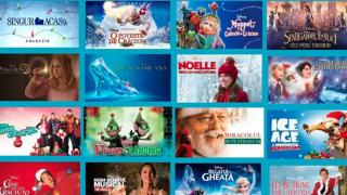 Este primul Crăciun pe care îl petreci cu Disney+ și poți savura alături de familie filme emblematice precum "Singur Acasă" sau "O poveste de Crăciun"