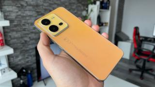 vivo X80 Lite Unboxing: primiţi cu selfie phone-ul chiar şi de Crăciun? (Video)