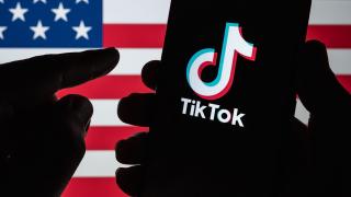 Instalarea TikTok pe smartphone-urile angajaților Statelor Unite ar putea fi interzisă prin lege