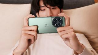 OnePlus 11 5G se lansează mai devreme în China! Apare în postere, designul său fiind dezvăluit