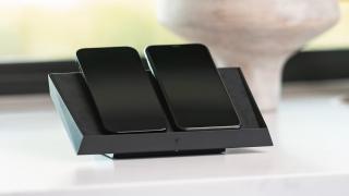 Tesla reușește acolo unde Apple a dat greș; Lansează un încărcător wireless în stil AirPower, ce alimentează 3 dispozitive simultan