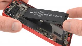 Scumpire pentru bateriile de schimb pentru iPhone de la 1 martie 2023; La ce sumă se ajunge?