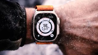 Apple va lansa un Watch Ultra cu ecran de 2.1 inch micro LED şi căşti AirPods Lite în 2024