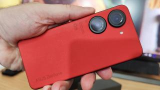 ASUS ZenFone 9: Camera îşi depăşeşte predecesorul şi surprinde plăcut la video