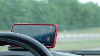 Waze va aduce o nouă funcție prin care vei fi alertat dacă urmează un drum predispus la multe accidente