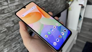 vivo X80 Lite: Display AMOLED pregătit pentru binging, chiar şi la scară un pic mai mică