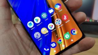 POCO F4 5G: OS, UI, aplicaţii tipice MIUI 13, cu funcţii pentru gameri, AOD personalizabil