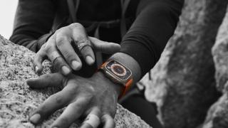 Dacă primul Apple Watch Ultra ți s-a părut scump, află că noul model va fi și mai costisitor; Vina pusă pe ecranul microLED