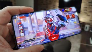 OnePlus 11 5G: Benchmark-uri de top 3 sau top 5, binişor răcit