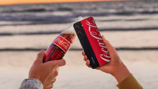 Telefonul Coca-Cola e aici: realme 10 Pro Coca-Cola Edition este un smartphone în ediţie limitată, cu multe accesorii Cola