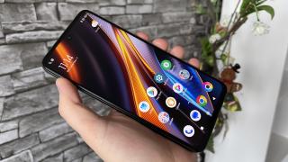 POCO X4 GT: Display ultra setabil, dar mulţumitor în afară vremii caniculare
