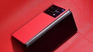 vivo X Fold2 are câteva specificații dezvăluite; Ar putea fi primul telefon pliabil cu procesor Snapdragon 8 Gen 2 din 2023