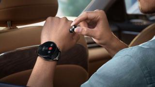 HUAWEI Watch Buds este de astăzi disponibil la vânzare în România, ceasul "decapotabil" ce include căști wireless la interior