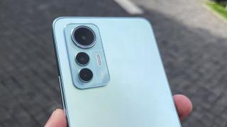 Xiaomi 12 Lite: Camera face un salt binevenit la selfie, culori, nu multe altele