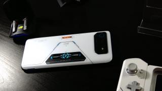 Android 13 este disponibil de astăzi și pe smartphone-urile de gaming ASUS ROG Phone 6 și ROG Phone 6 Pro