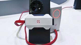 OnePlus a lansat un accesoriu care reduce temperatura telefonului cu 20 de grade Celsius