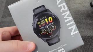 Ceasurile Garmin Forerunner 265 și Forerunner 265s apar în fotografii alături de specificații; Lansarea bate la ușă