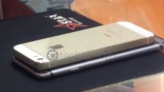 Apple iPhone 6 apare Într-un prim clip hands on, doar sub formă de machetă (Video)