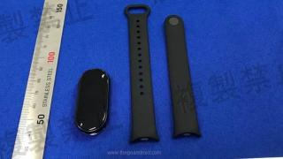 Xiaomi Smart Band 8 apare fotografiată pe masa de certificare a agenției NRRA Korea; Are curea detașabilă