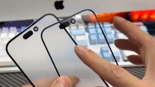 Panourile din sticlă pentru iPhone 15, 15 Pro și 15 Pro Max apar în clipuri video cu iz realist; Ce e nou?