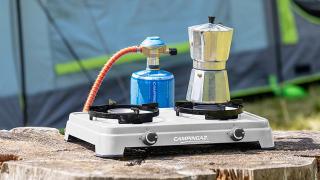 E LUNI e AMAZON: Azi vă recomandăm Campingaz, mini aragazul cu două arzătoare pentru camping ușor de transportat și utilizat