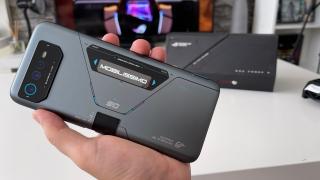 ASUS ROG Phone 7D apare în AnTuTu înainte de debut; Obține peste 1.3 milioane de puncte în aplicația benchmark