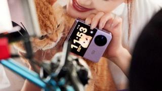 vivo X Flip e real! Telefonul pliabil cu clapetă își face apariția într-o fotografie cu iz oficial