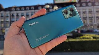Redmi Note 12 5G: Design arătos și comod, cu o nuanță Forest Green fresh, inspirată de natură