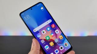 Redmi Note 12 5G: Display peste așteptări de luminos, AMOLED, cu refresh rate crescut