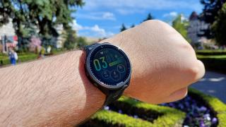 Prezentare Garmin Forerunner 965 - Smartwatch de top pentru sportivi, cu o autonomie remarcabilă, de până la 23 de zile