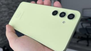 Samsung Galaxy A54: Revenim la o cameră triplă care livrează un Night Mode "magic", selfie-uri și capturi wide de admirat pe orice ecran