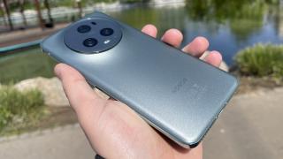 Honor Magic5 Pro: Design rafinat, ecran curbat și finisaj mat, excelent la construcție și aderență
