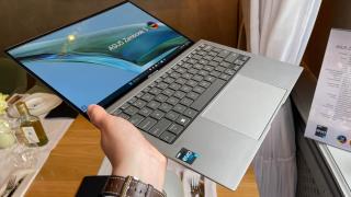 ASUS aduce în România cel mai subțire laptop cu ecran OLED - ZenBook S 13 este deja disponibil la vânzare; Cât costă?