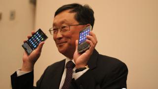 CEO-ul BlackBerry, John Chen prezintă două noi modele ale companiei: BlackBerry Passport și BlackBerry Classic