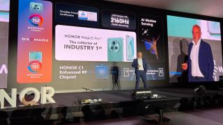 Honor Magic 5 Pro a debutat în România, alături de telefonul pliabil Magic Vs; Cum stă Honor la un an după intrarea în România?