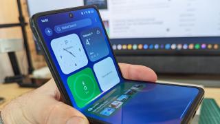 OPPO Find N2 Flip: OS, UI, aplicaţii cu ColorOS în centru, ecran Cover sub-utilizat
