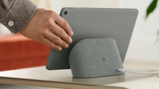 Tableta Google Pixel a fost anunțată oficial, cu display generos, CPU Tensor G2, dock de încărcare cu difuzor integrat; Iată de unde o comanzi în România