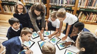 Allview aduce ChatGPT pe tablete, lansând modelul Viva C1004 dedicat educaţiei