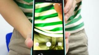Iată primele imagini cu telefonul Sony Xperia axat pe selfie-uri; Vine cu blitz frontal!