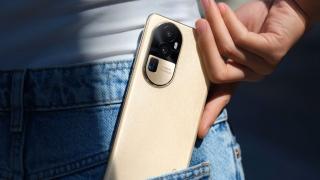 OPPO Reno10 Pro+ e aici! High midrange cu design elegant, display OLED generos, procesor Snapdragon puternic și cameră periscopică pentru zoom